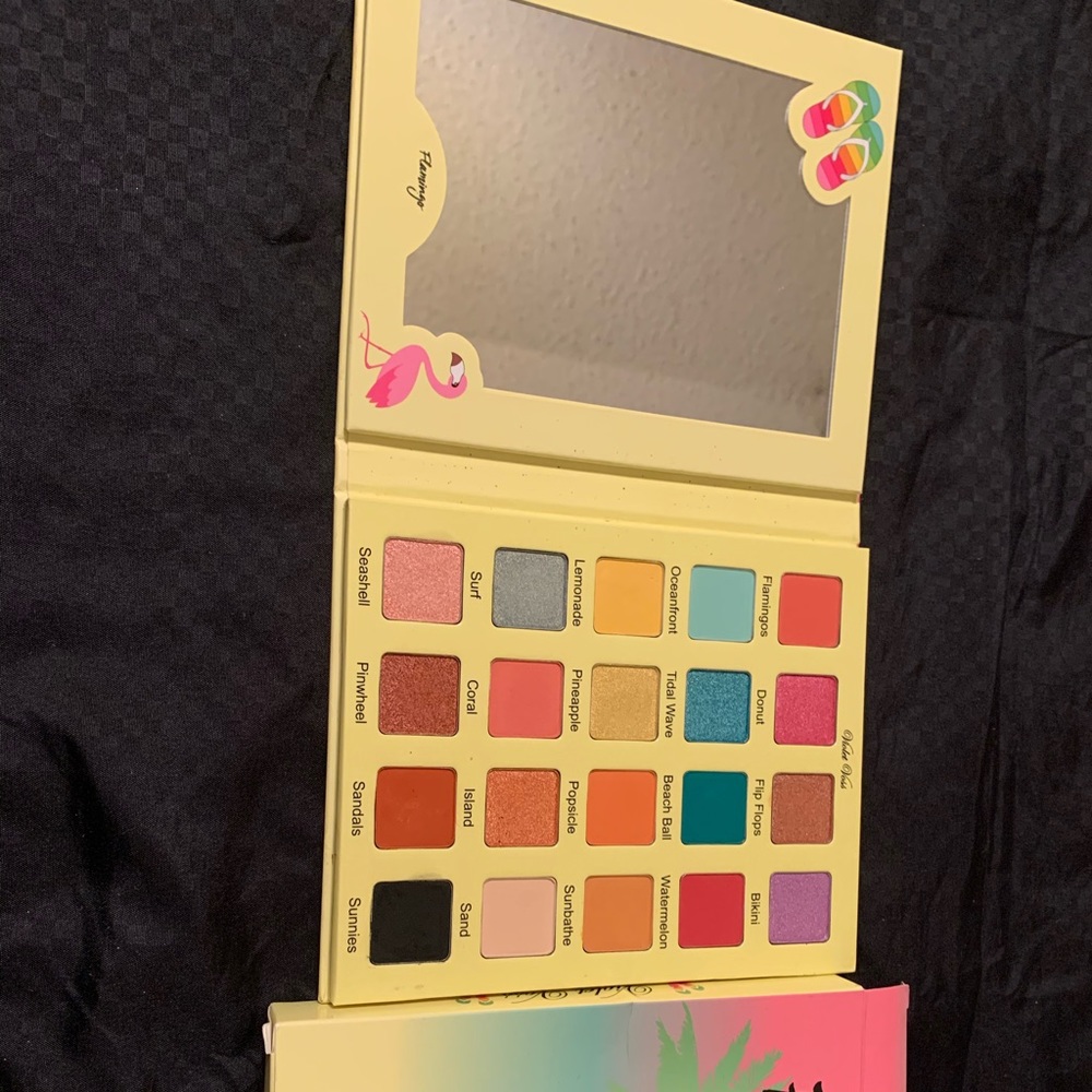 Violet Voss Flamingo eyeshadow palette